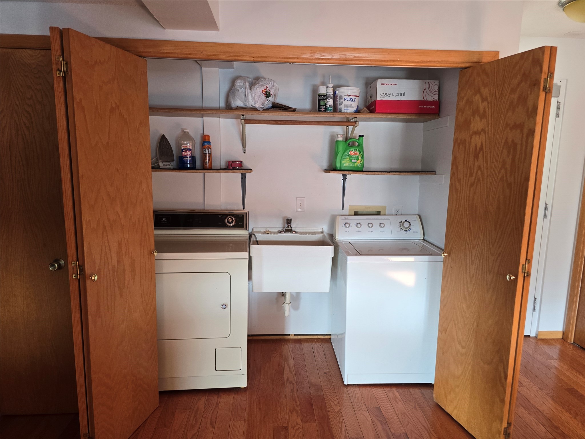 325 Knapp Street Property Photo 28