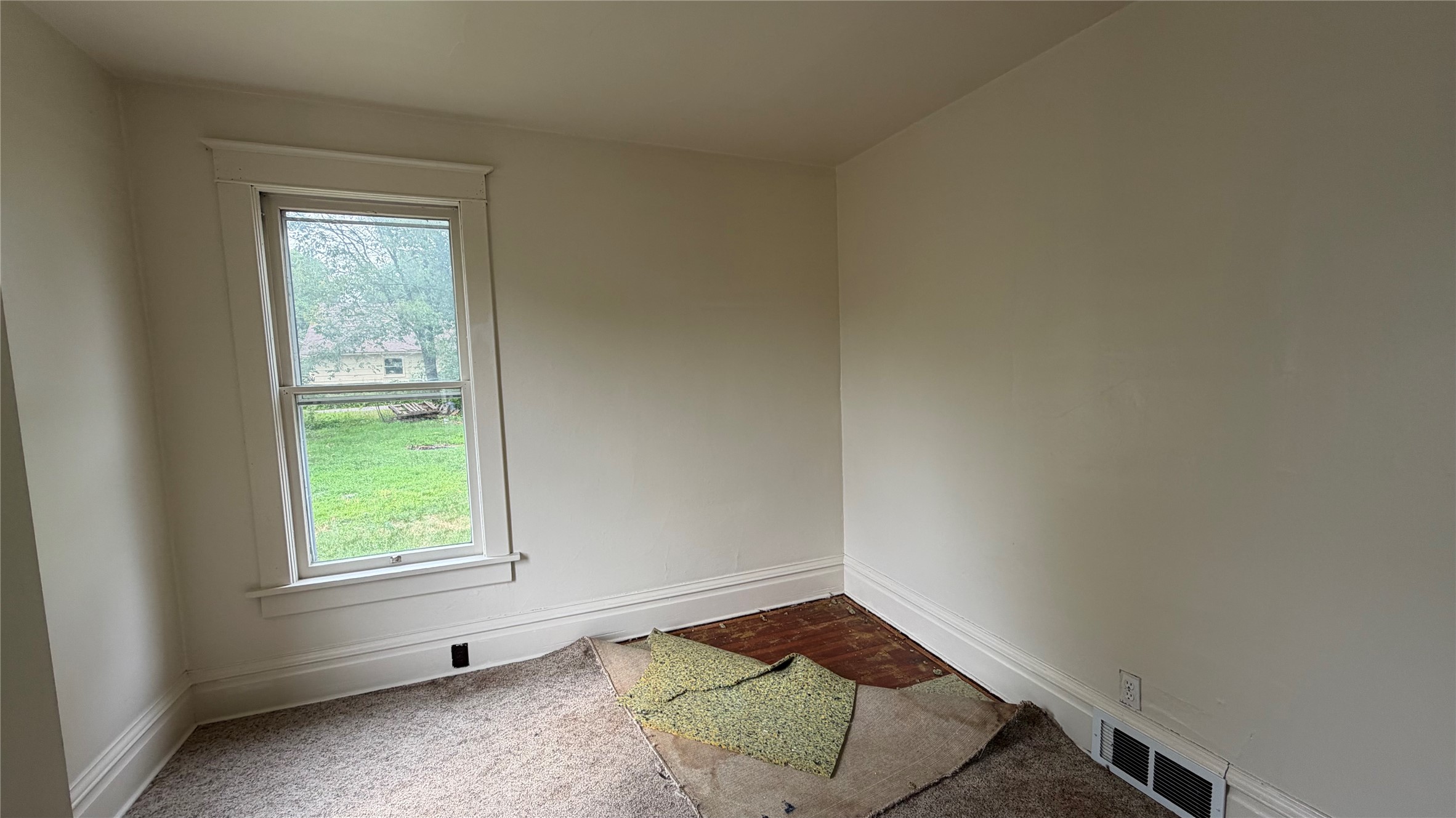 236 First Avenue Property Photo 9