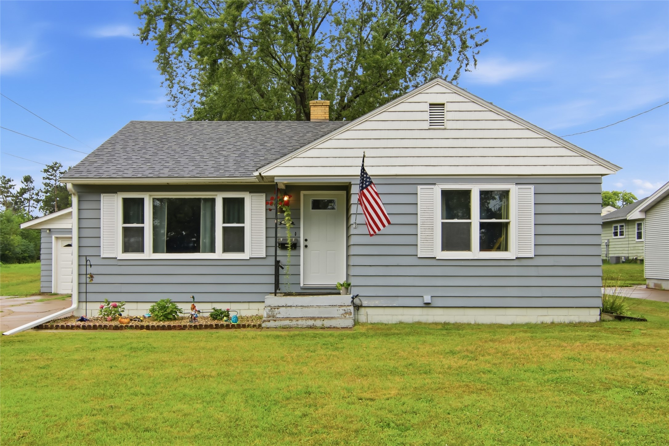 3008 3rd Street Property Photo 1