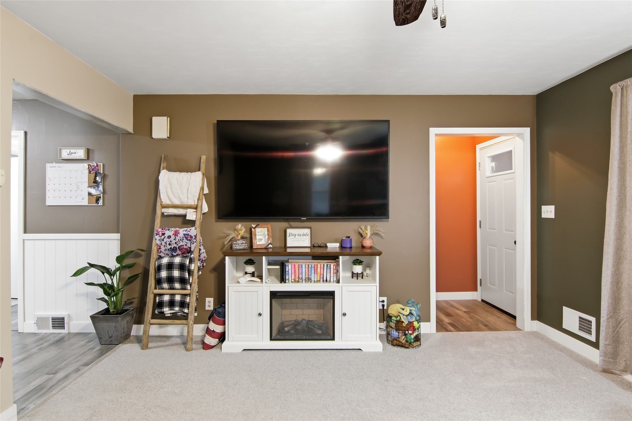 3008 3rd Street Property Photo 4