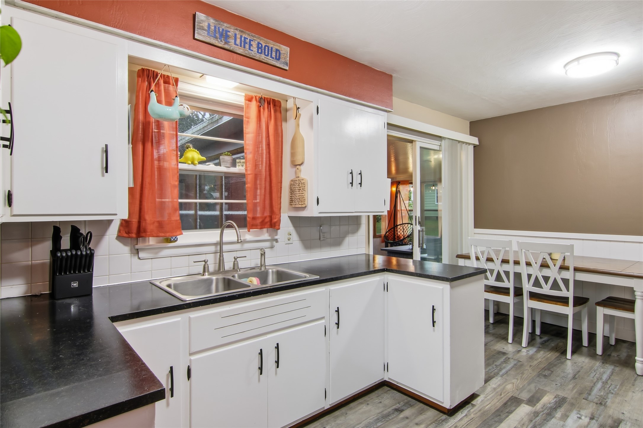 3008 3rd Street Property Photo 10