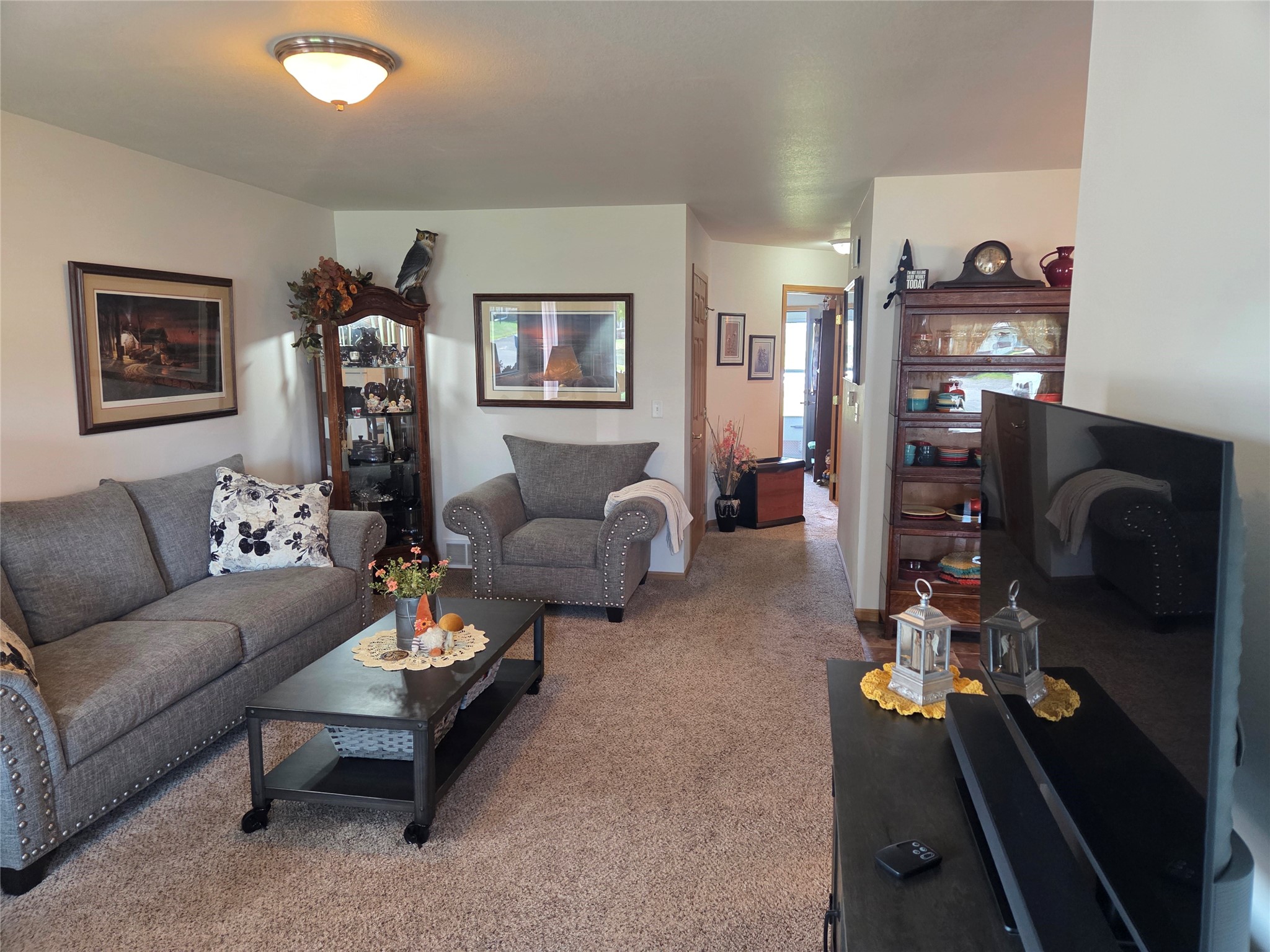 107 Pine Ridge Drive Property Photo 2