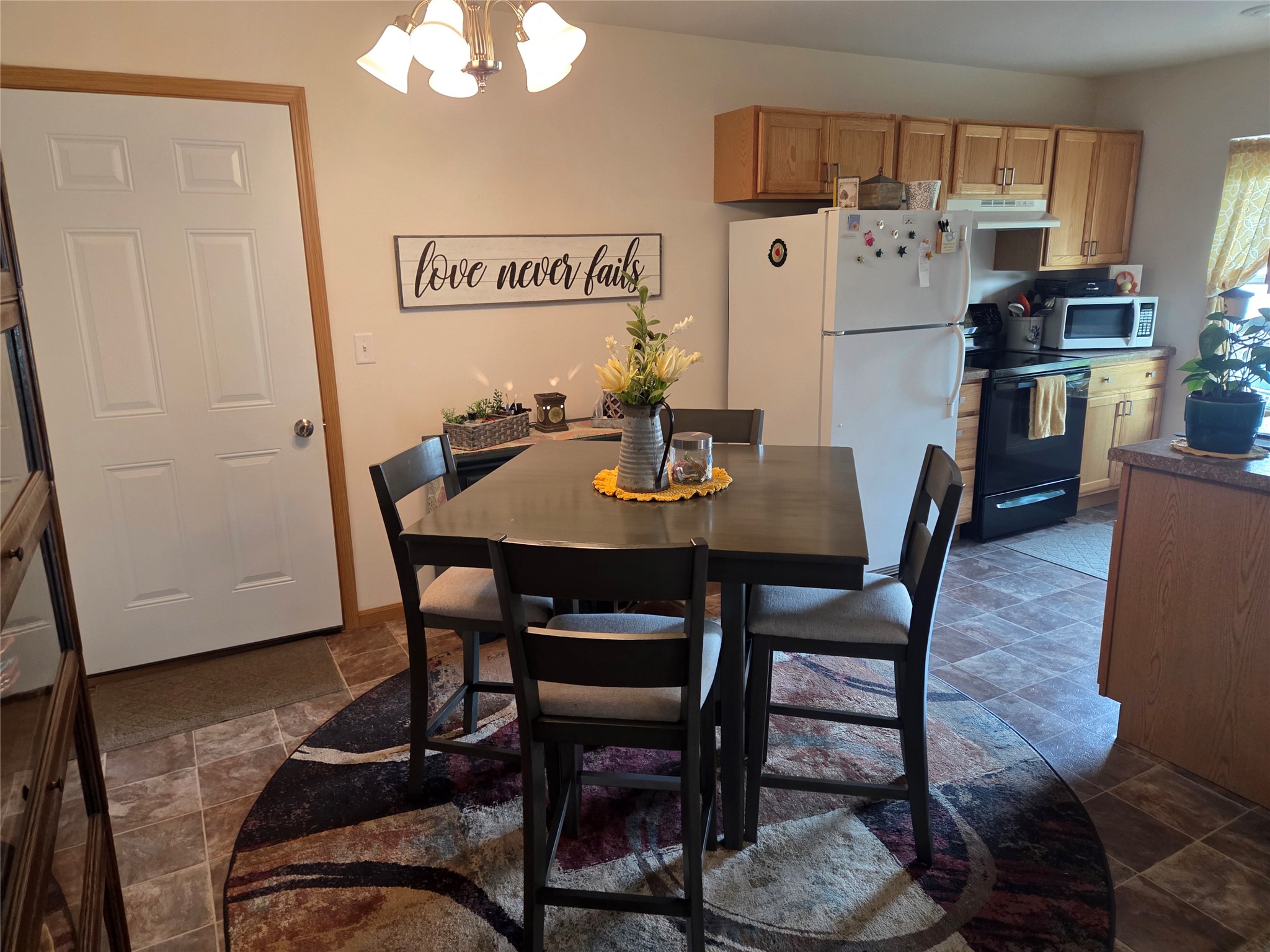 107 Pine Ridge Drive Property Photo 12