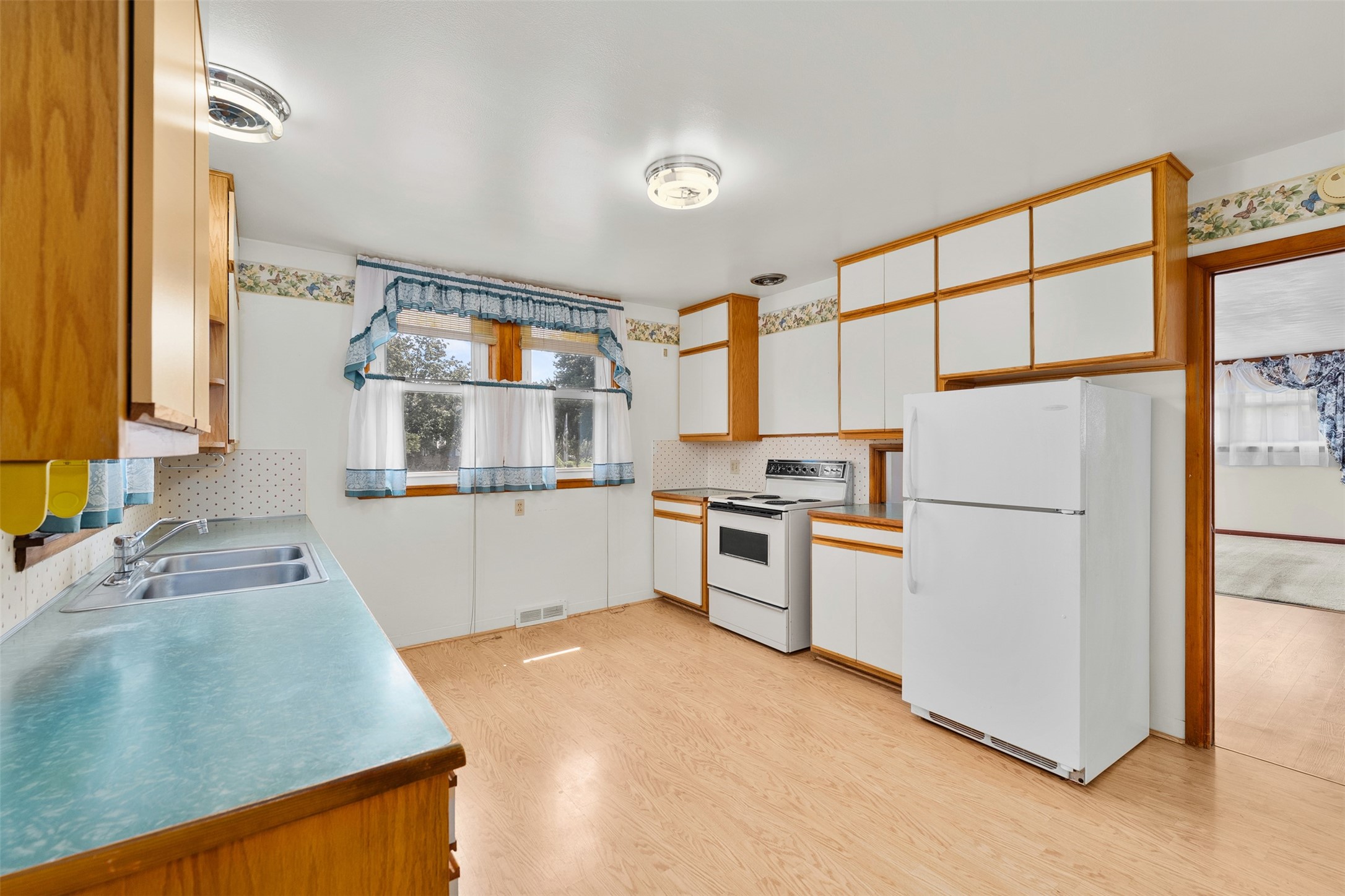 407 W Buckman Street Property Photo 6
