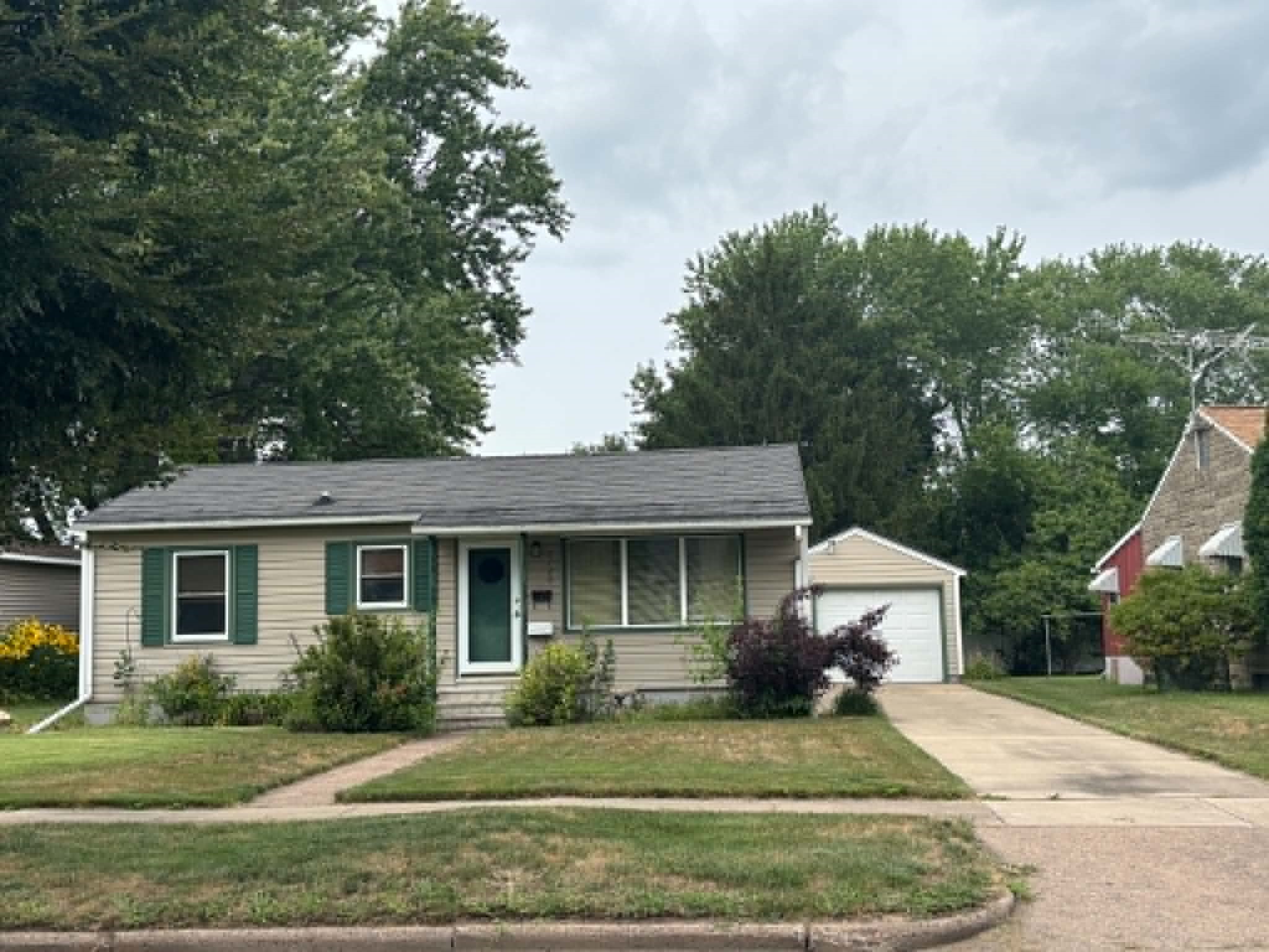 2120 Valmont Avenue Property Photo 1