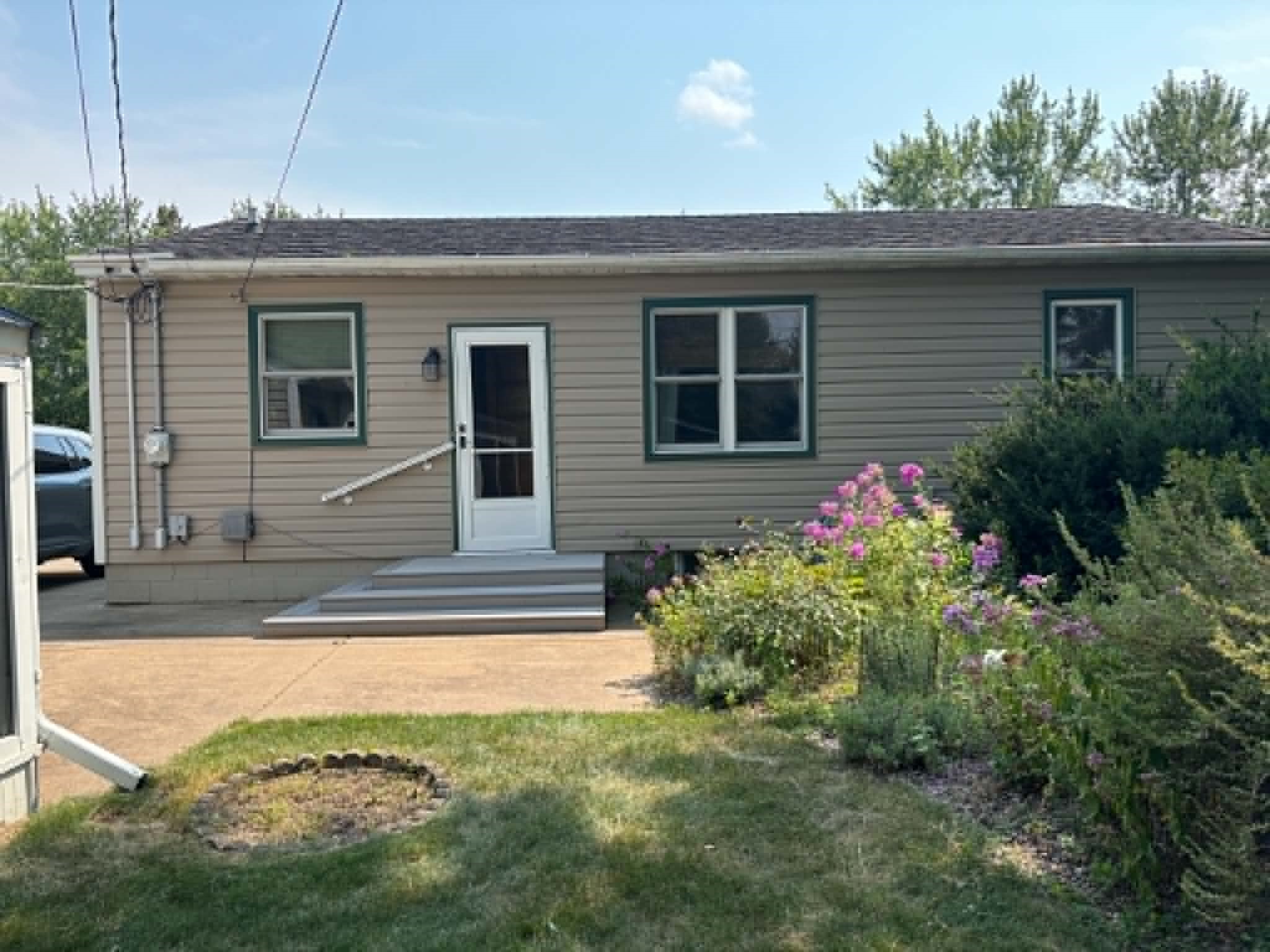 2120 Valmont Avenue Property Photo 2