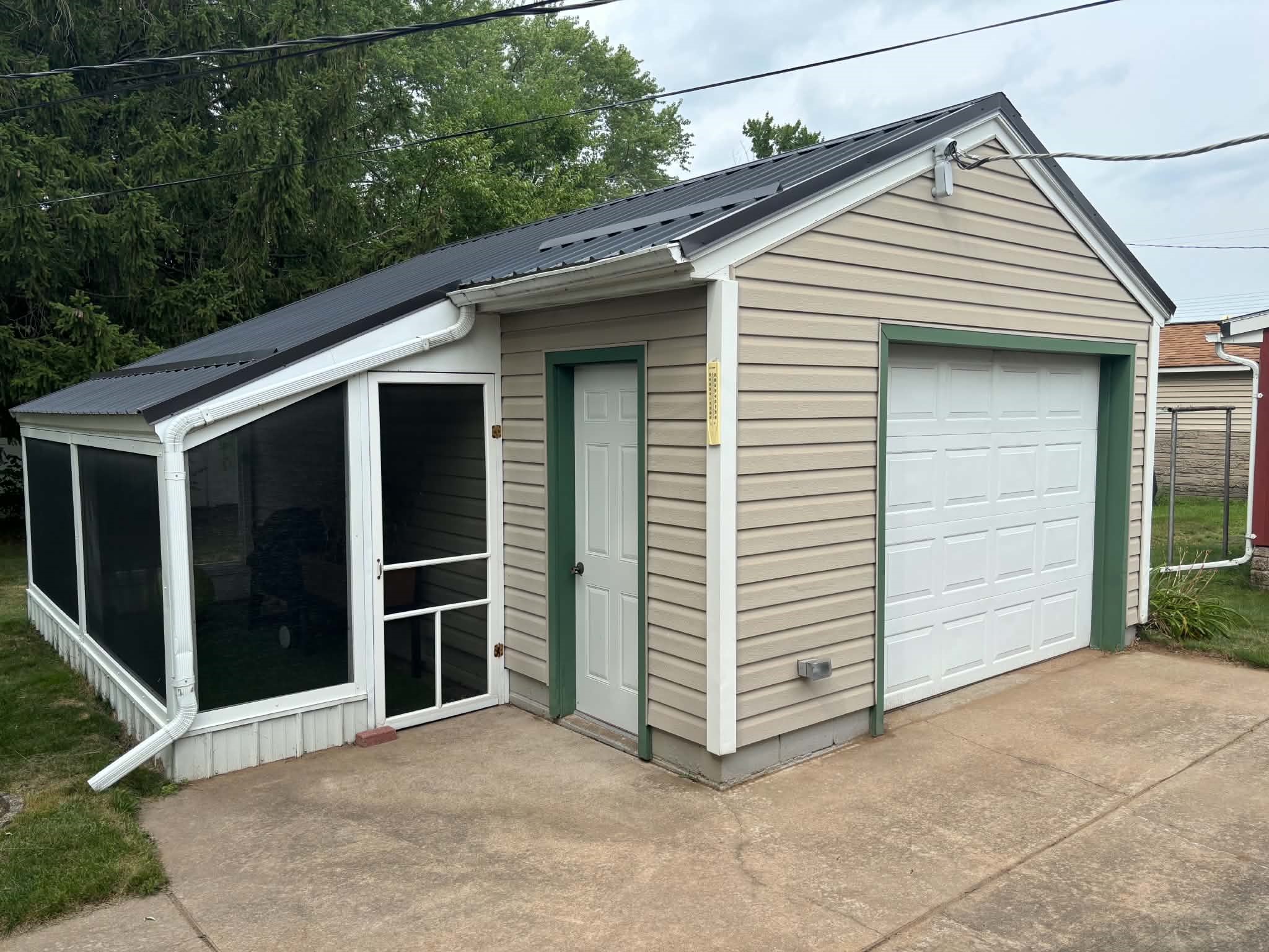 2120 Valmont Avenue Property Photo 8