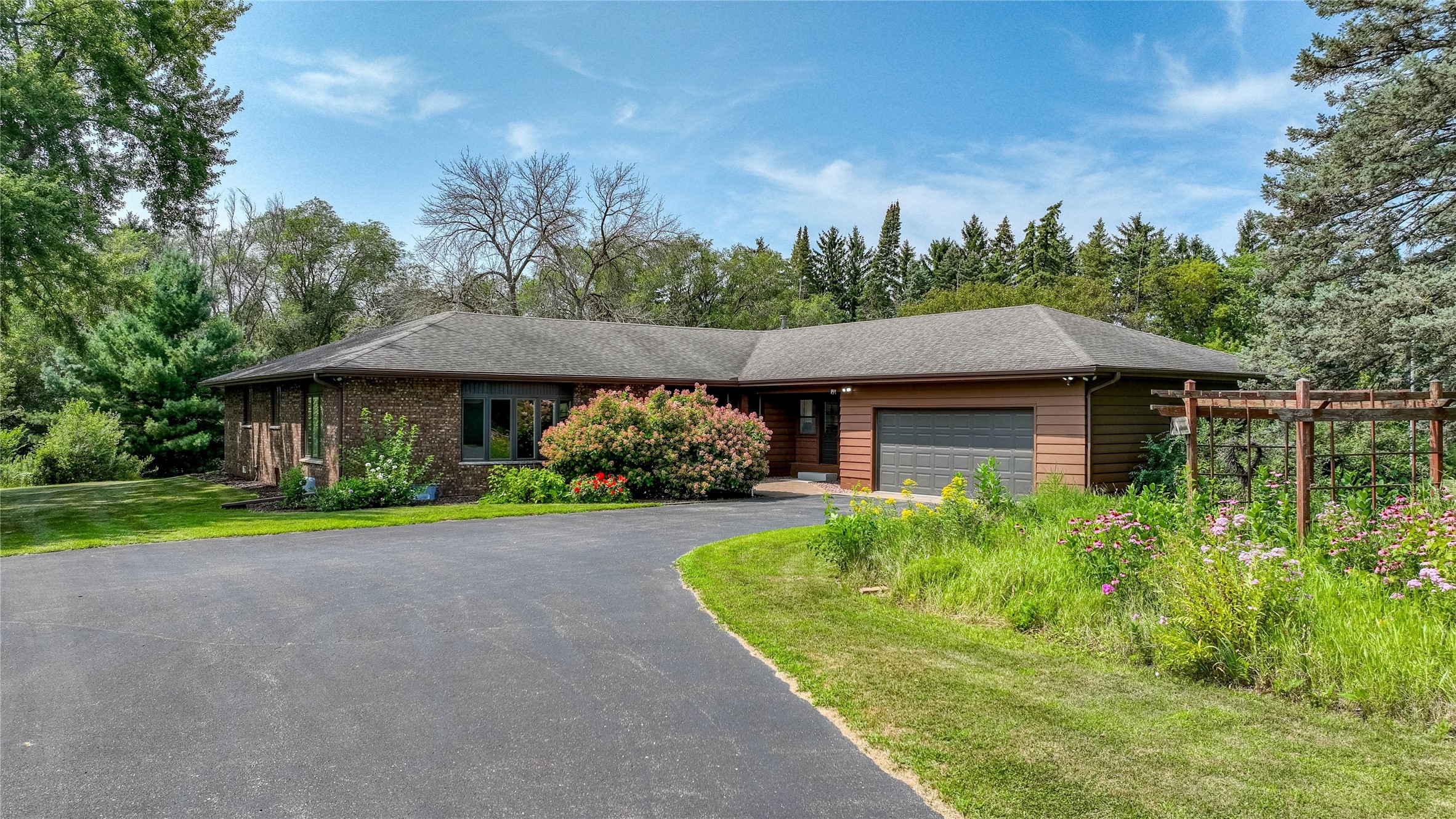 5892 Graff Road Property Photo 3