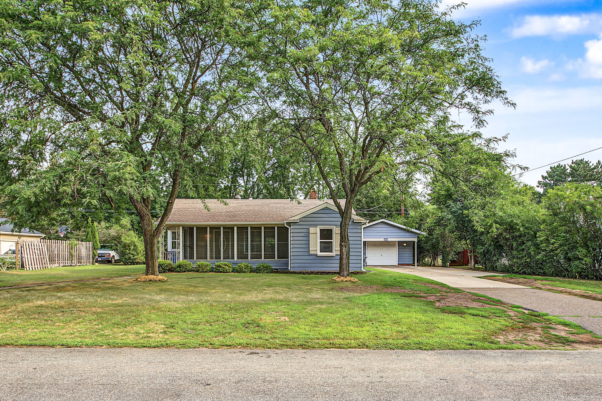 2404 Willis Avenue Property Photo 1