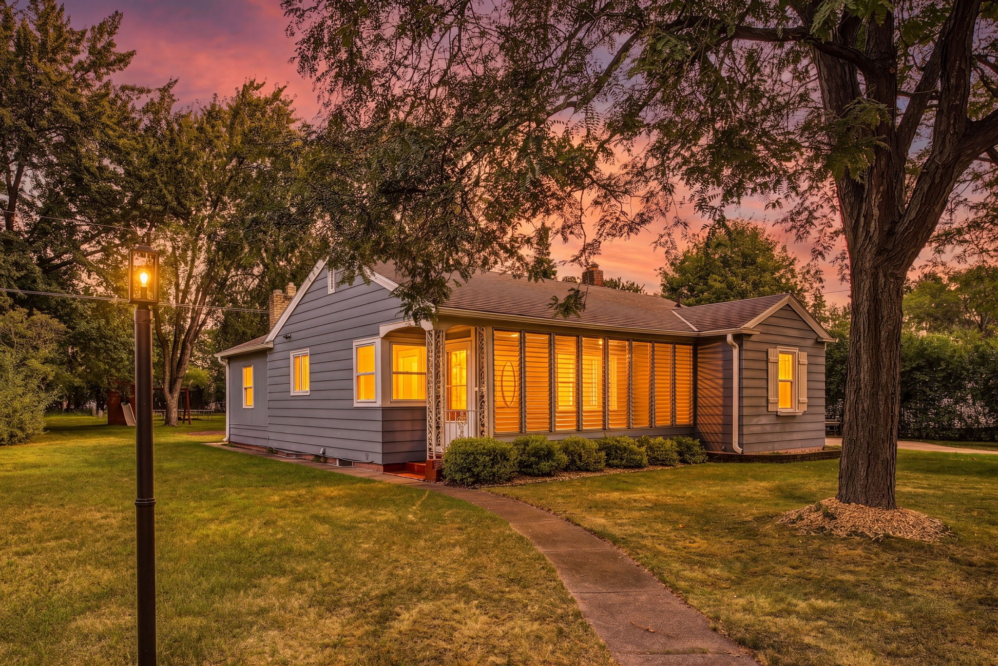 2404 Willis Avenue Property Photo 1