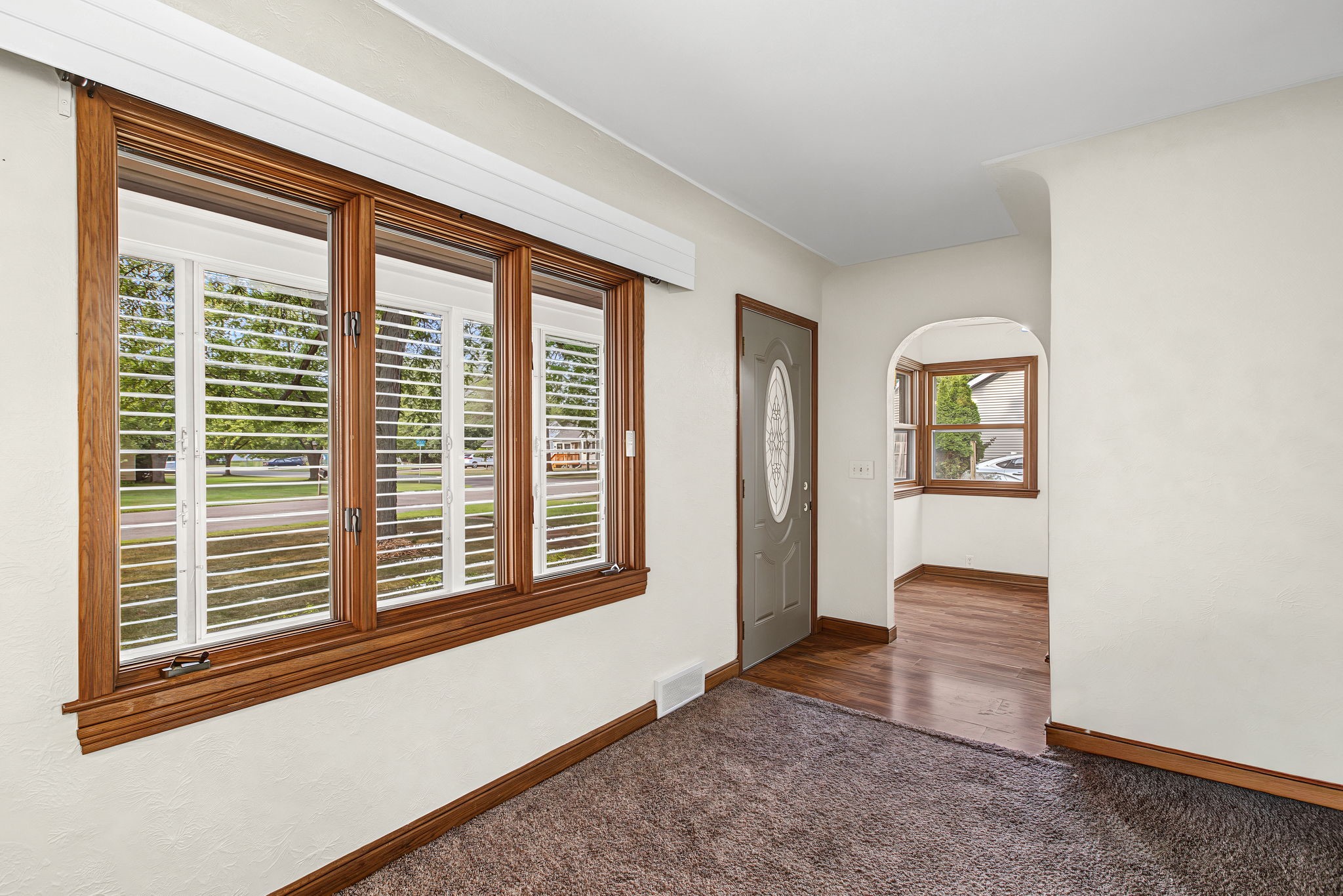 2404 Willis Avenue Property Photo 6