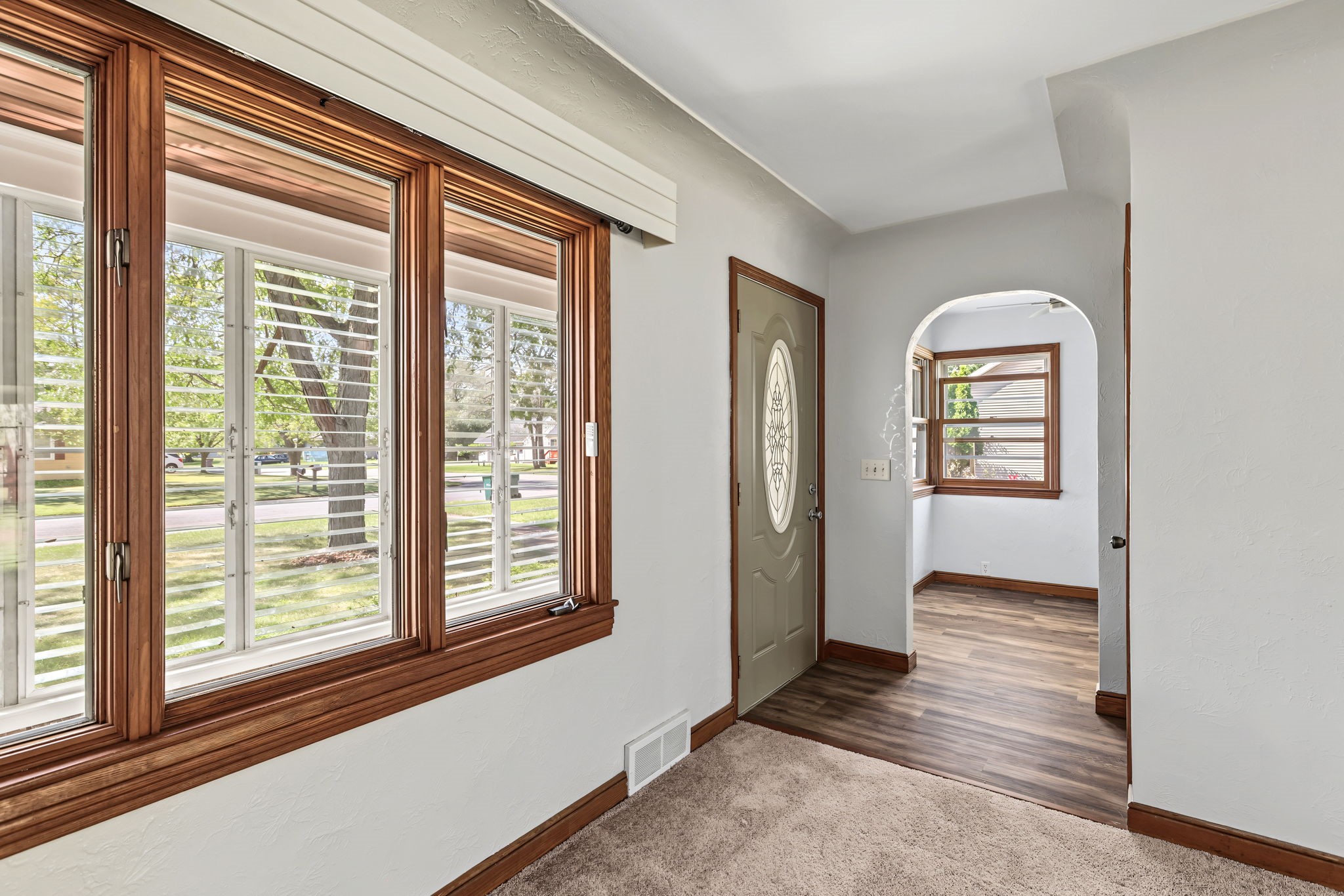 2404 Willis Avenue Property Photo 6