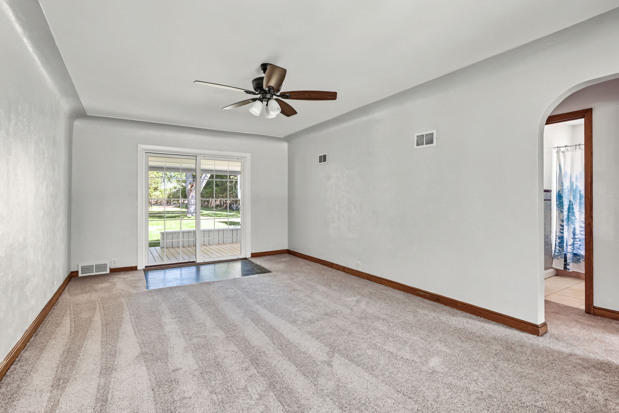 2404 Willis Avenue Property Photo 9