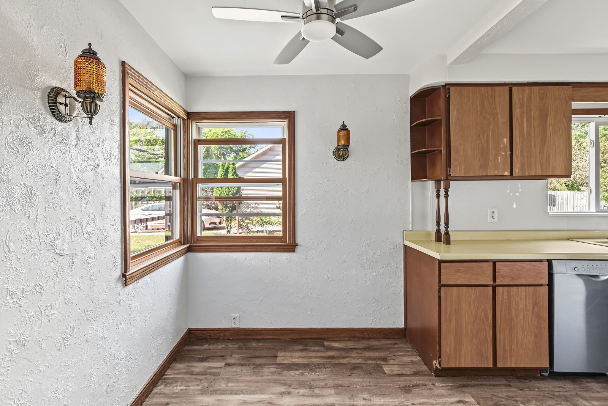 2404 Willis Avenue Property Photo 11