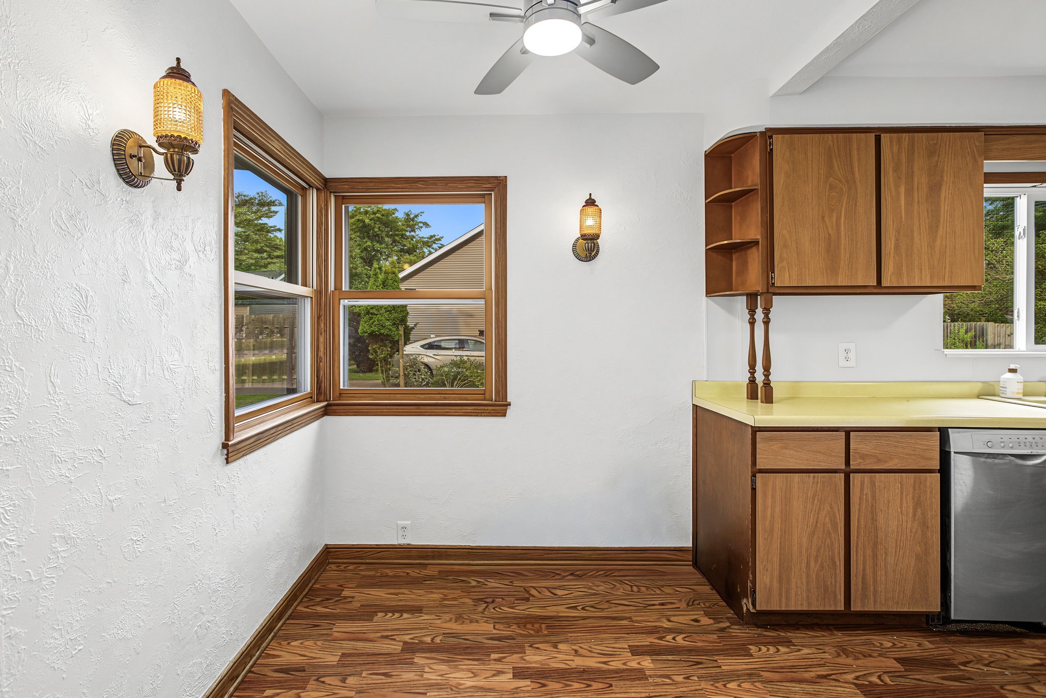 2404 Willis Avenue Property Photo 12