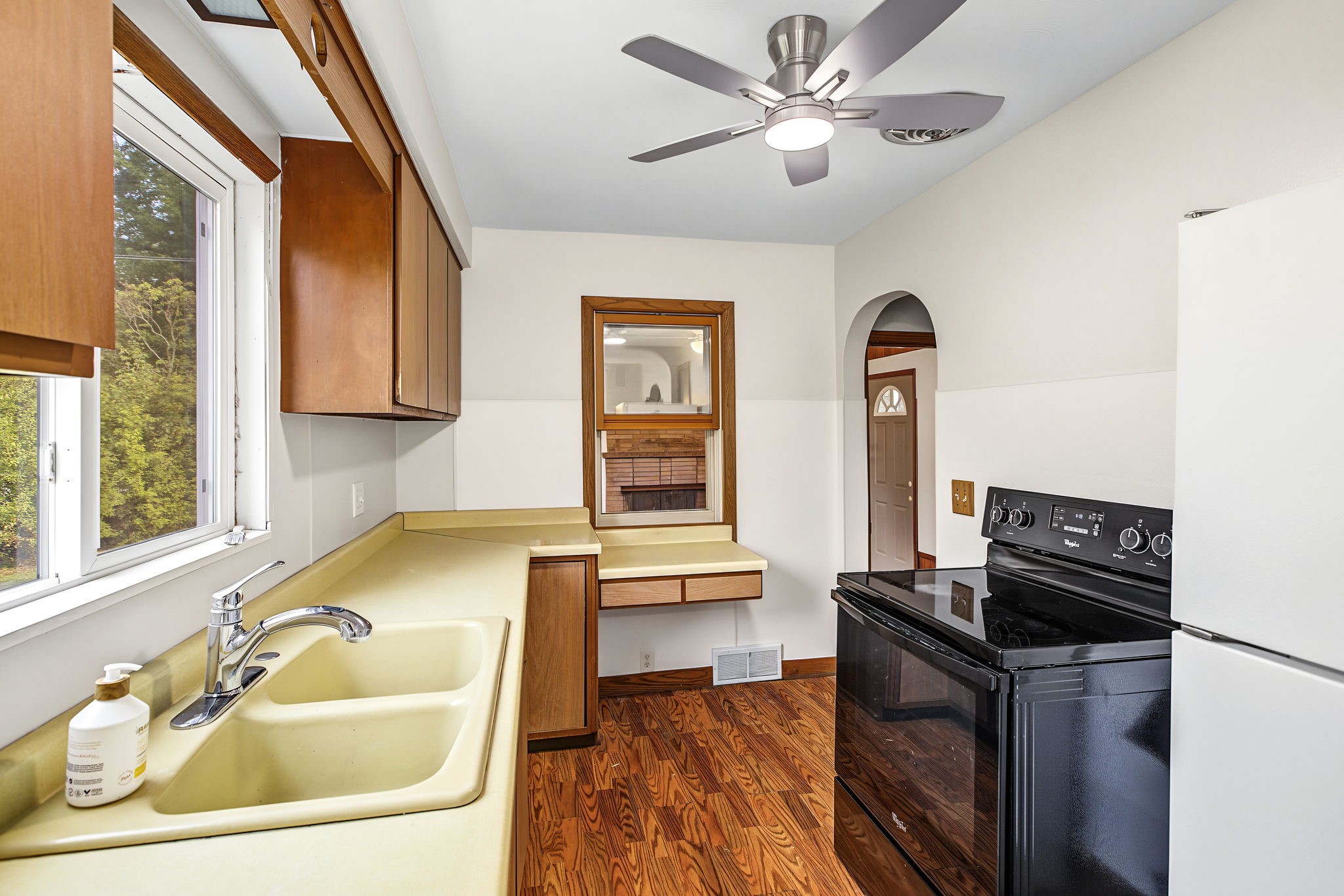 2404 Willis Avenue Property Photo 14