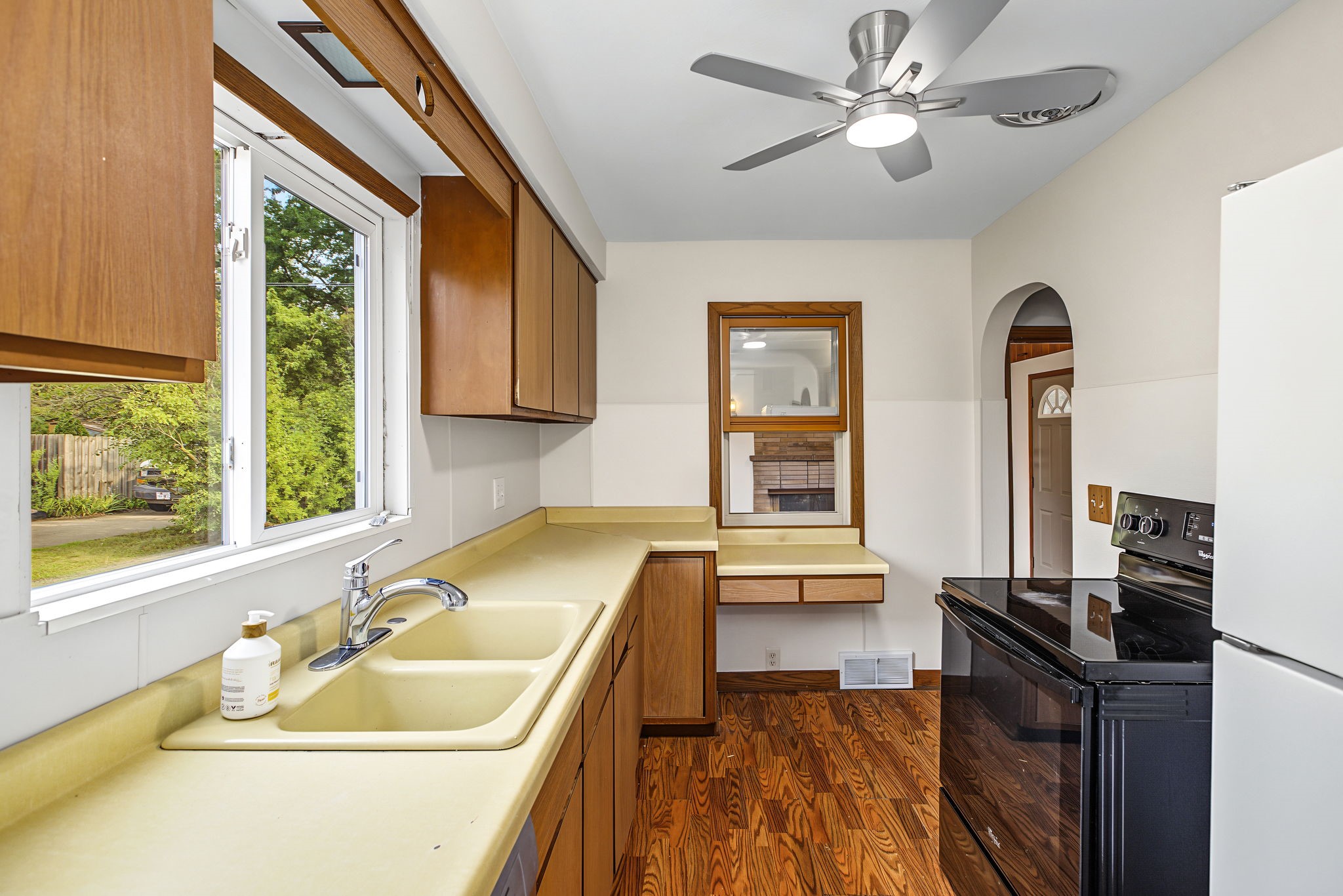 2404 Willis Avenue Property Photo 15