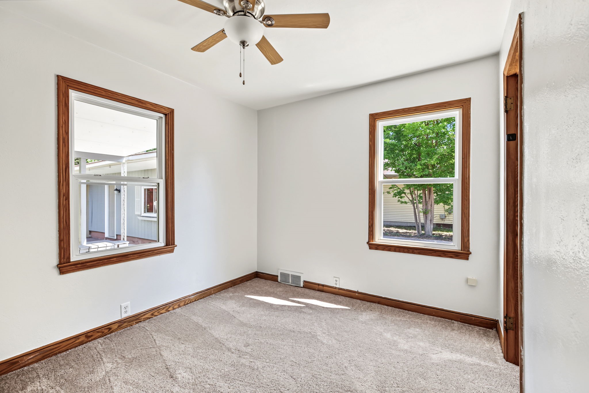 2404 Willis Avenue Property Photo 24