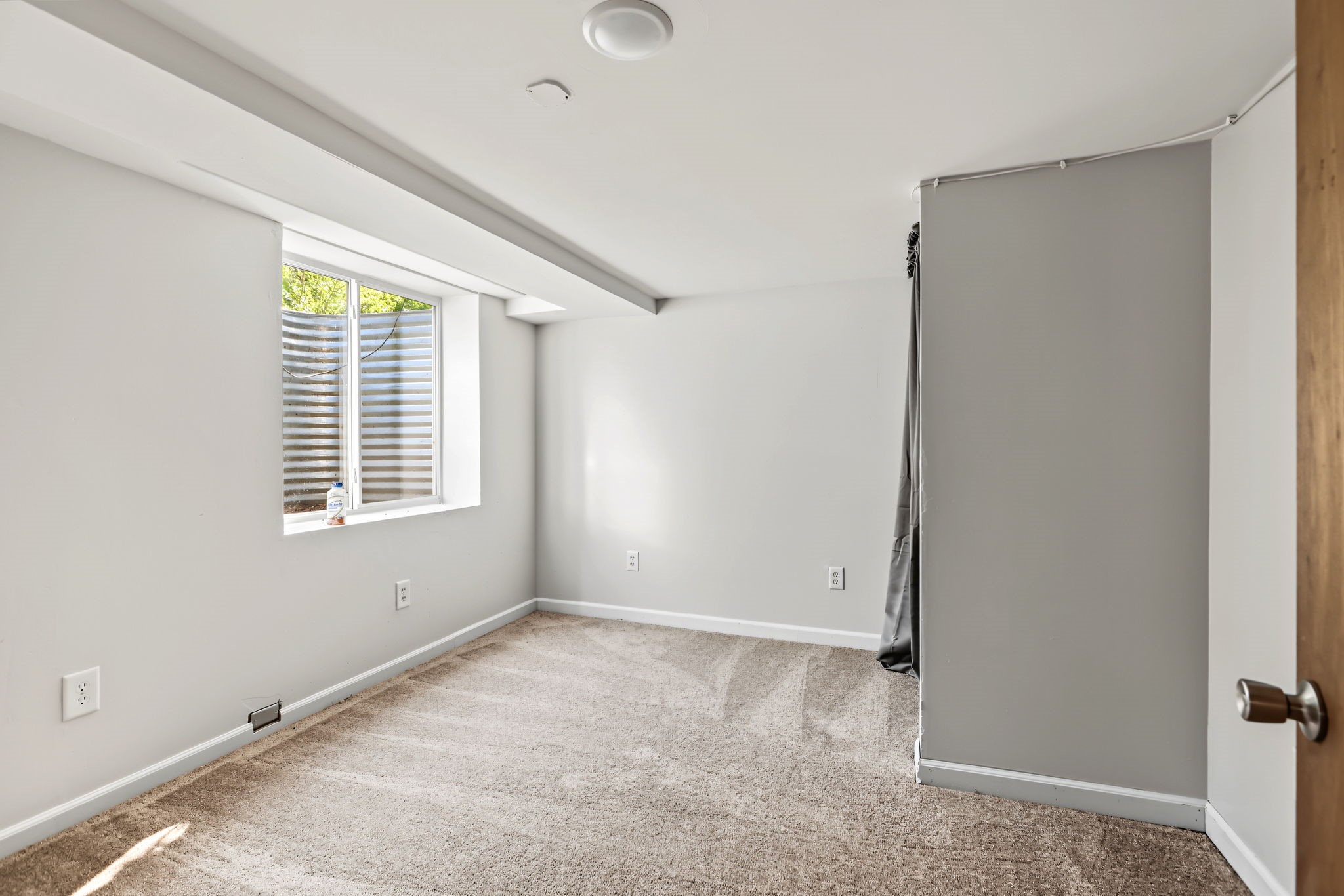 2404 Willis Avenue Property Photo 31