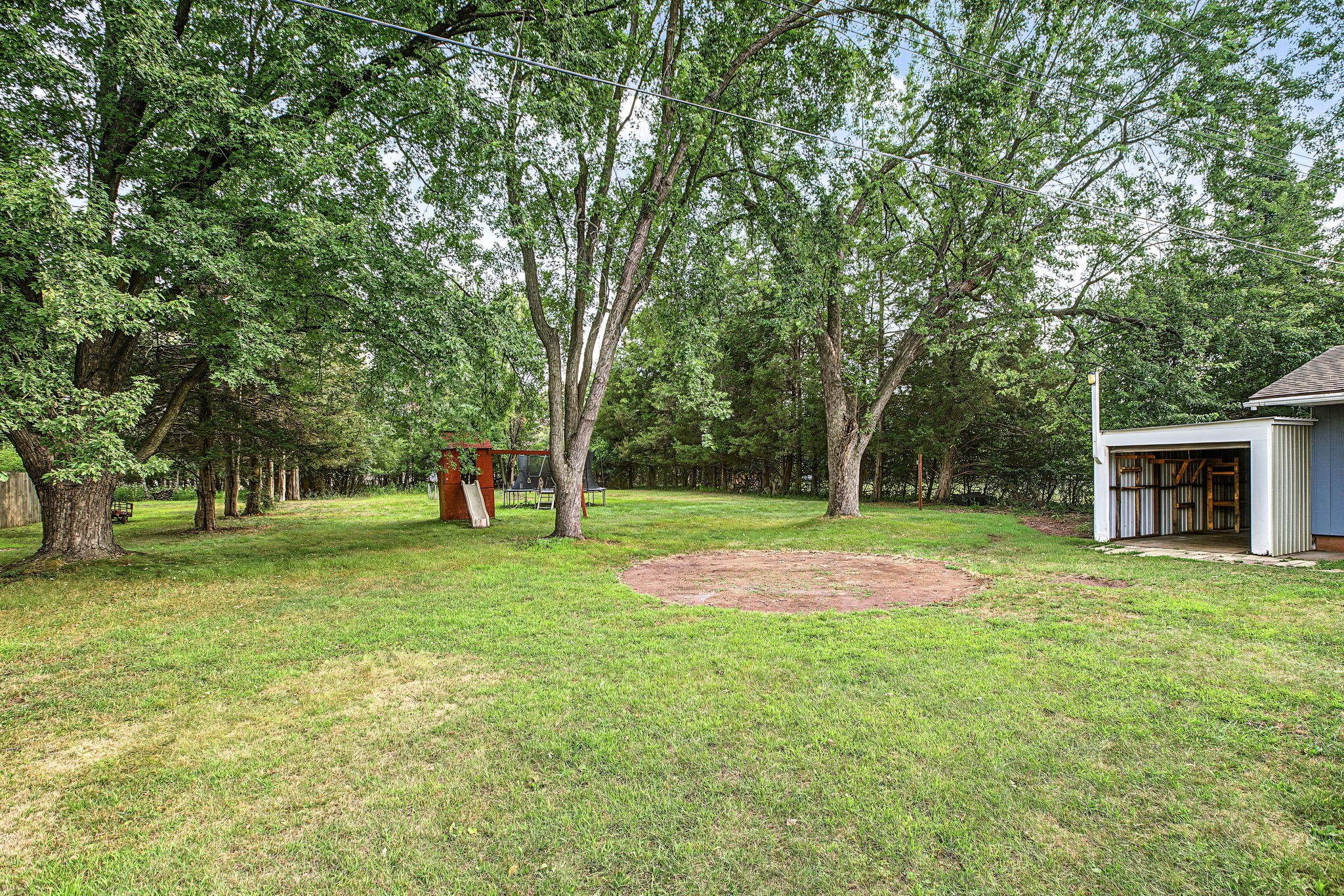 2404 Willis Avenue Property Photo 37