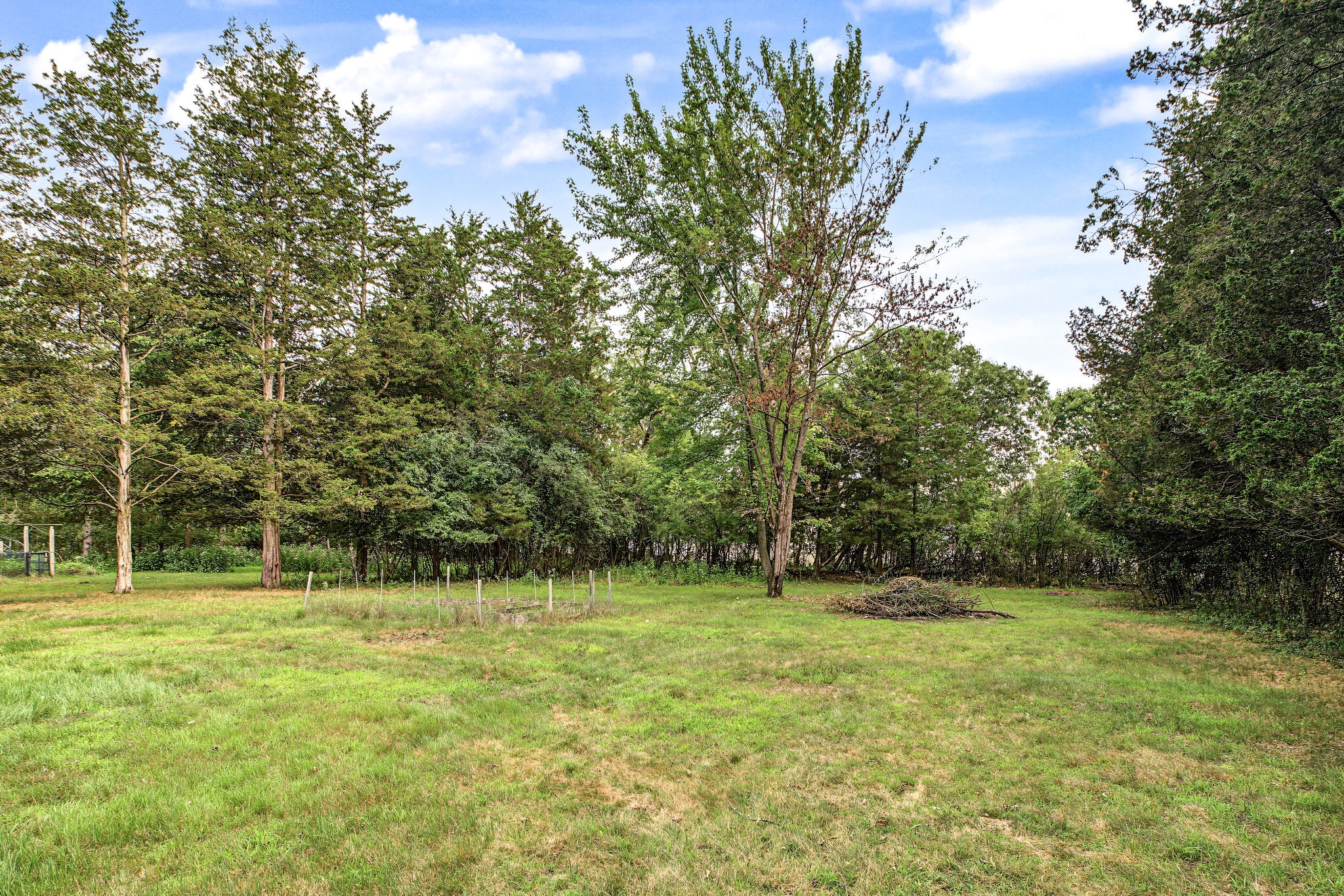 2404 Willis Avenue Property Photo 39