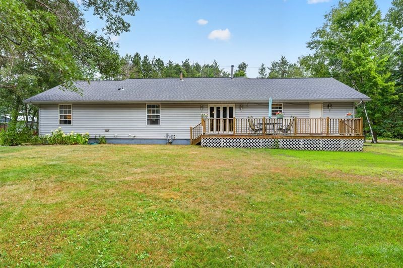 15561 Pine Point Drive Property Photo 3