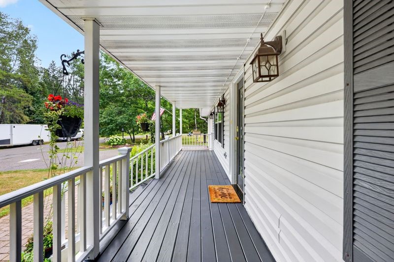 15561 Pine Point Drive Property Photo 4
