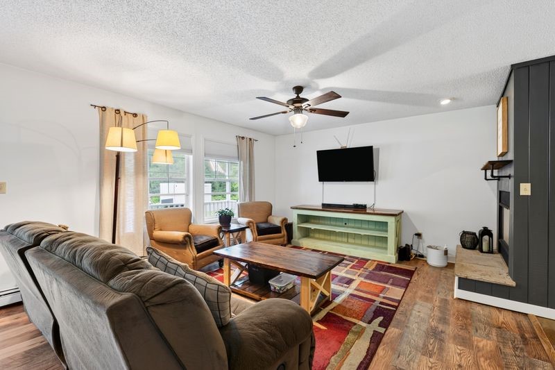 15561 Pine Point Drive Property Photo 6