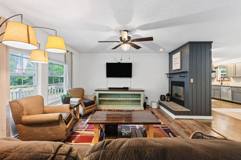 15561 Pine Point Drive Property Photo 7