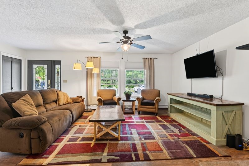 15561 Pine Point Drive Property Photo 8