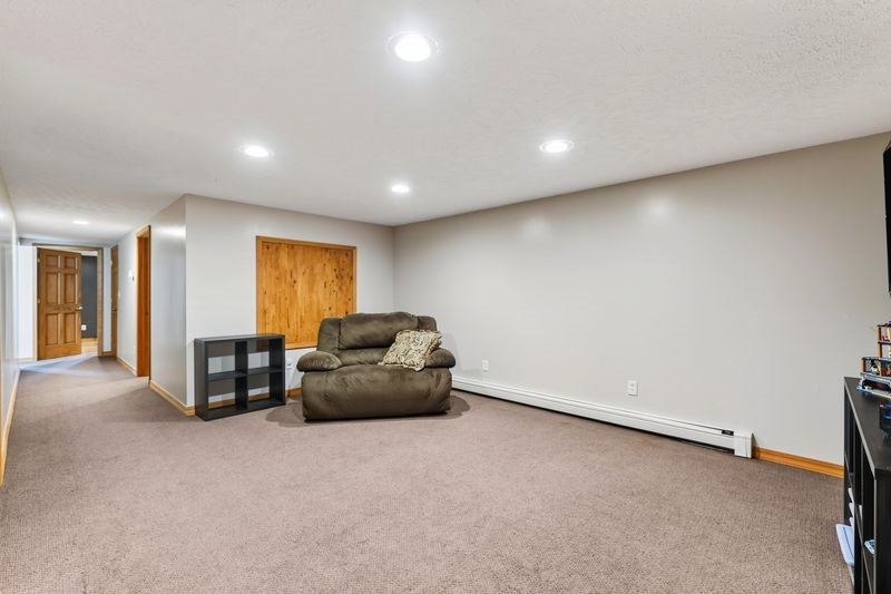15561 Pine Point Drive Property Photo 34