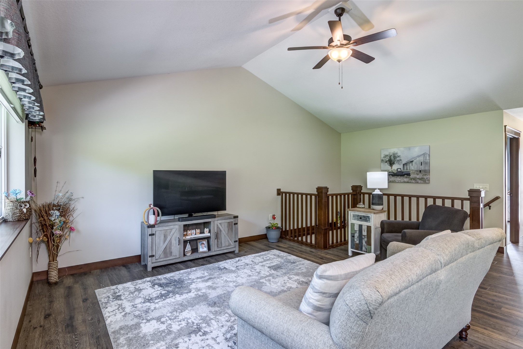 1868 Willow Creek Parkway Property Photo 3