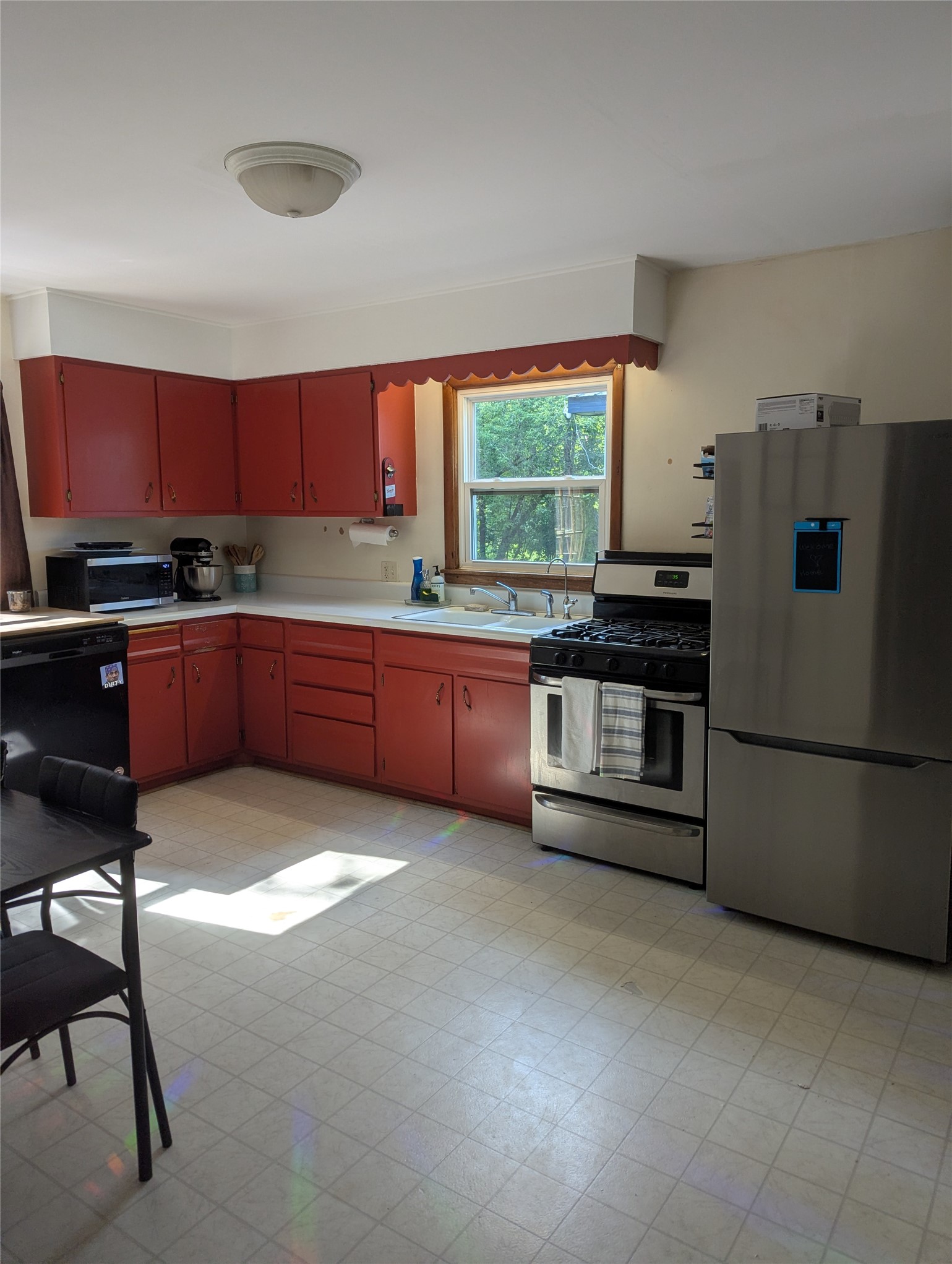 1706 Peterson Avenue Property Photo 6