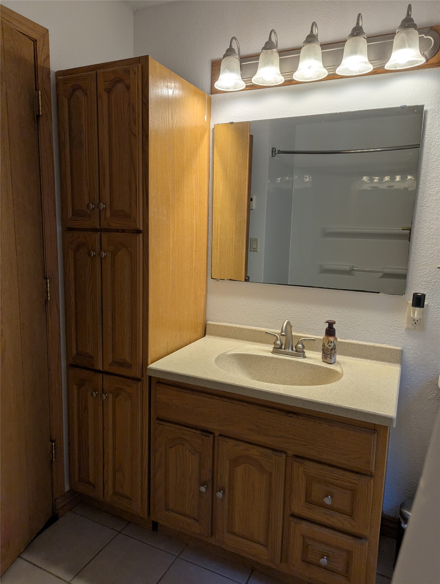 1706 Peterson Avenue Property Photo 10