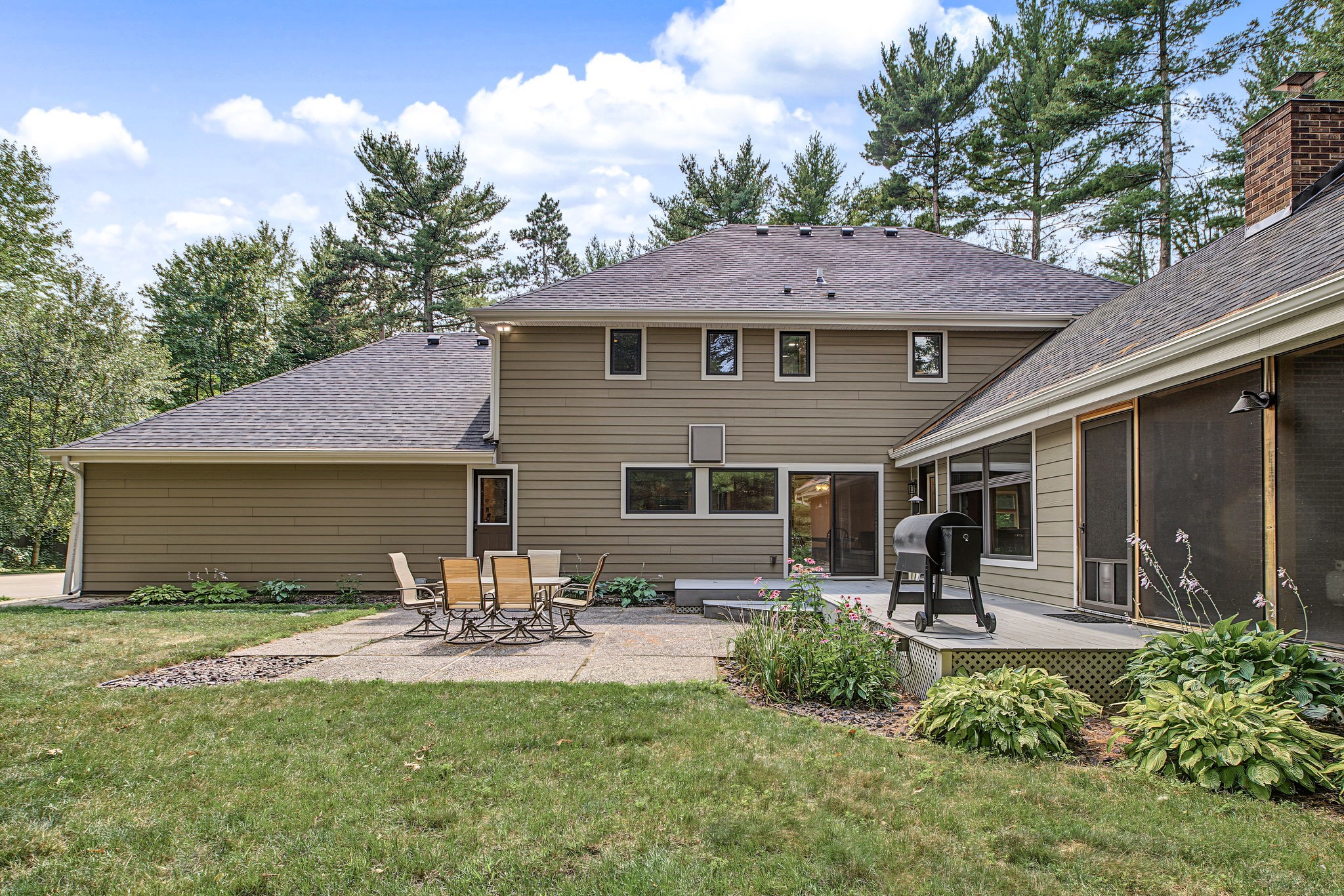 6644 Timber Lane Property Photo 4