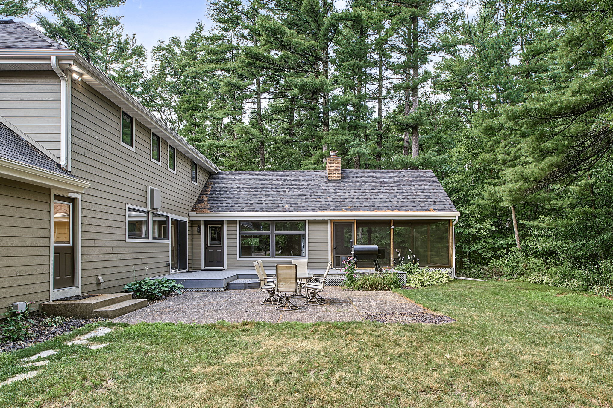 6644 Timber Lane Property Photo 5