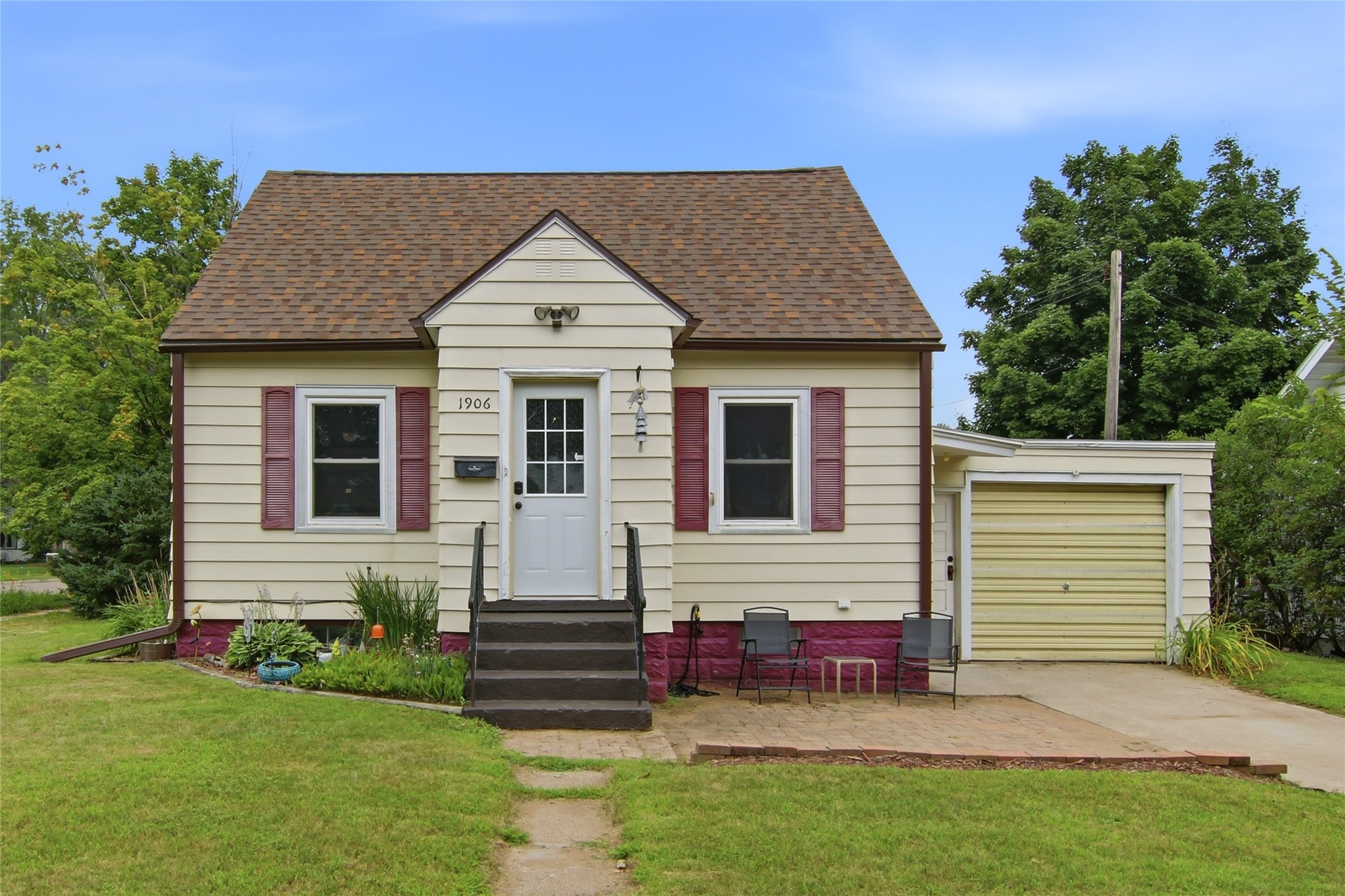 1906 9th Street Property Photo 1