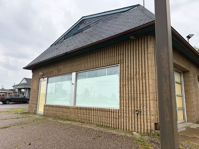 1420 N Broadway Street Property Photo 2
