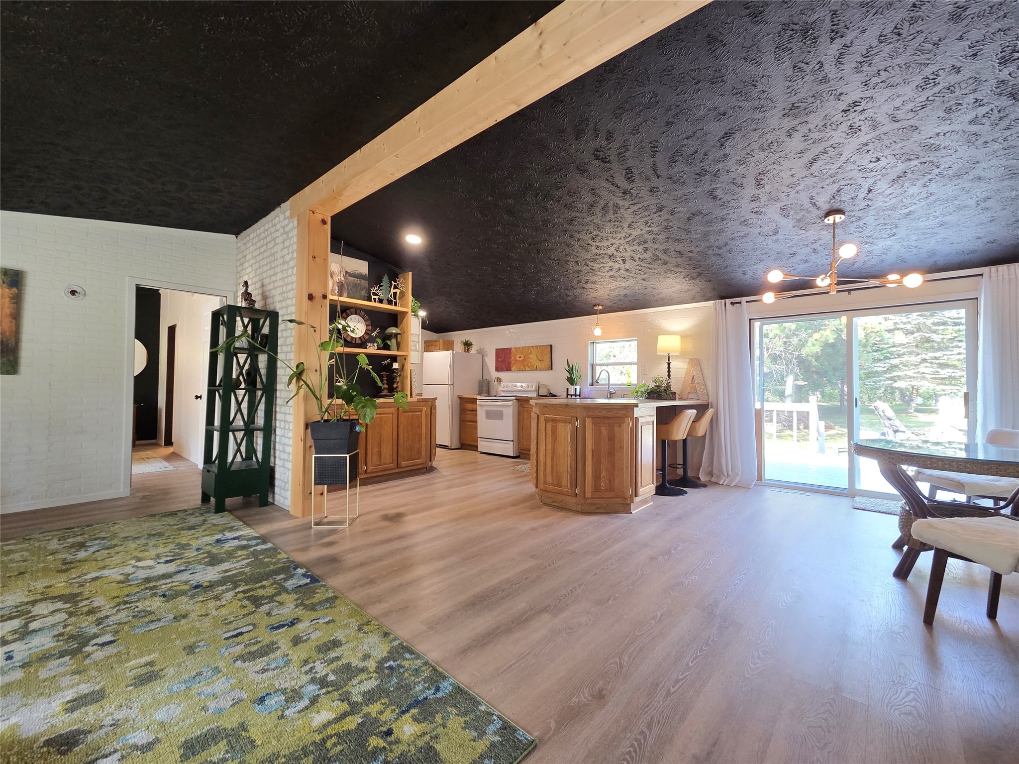 4136 Overland Road Property Photo 7