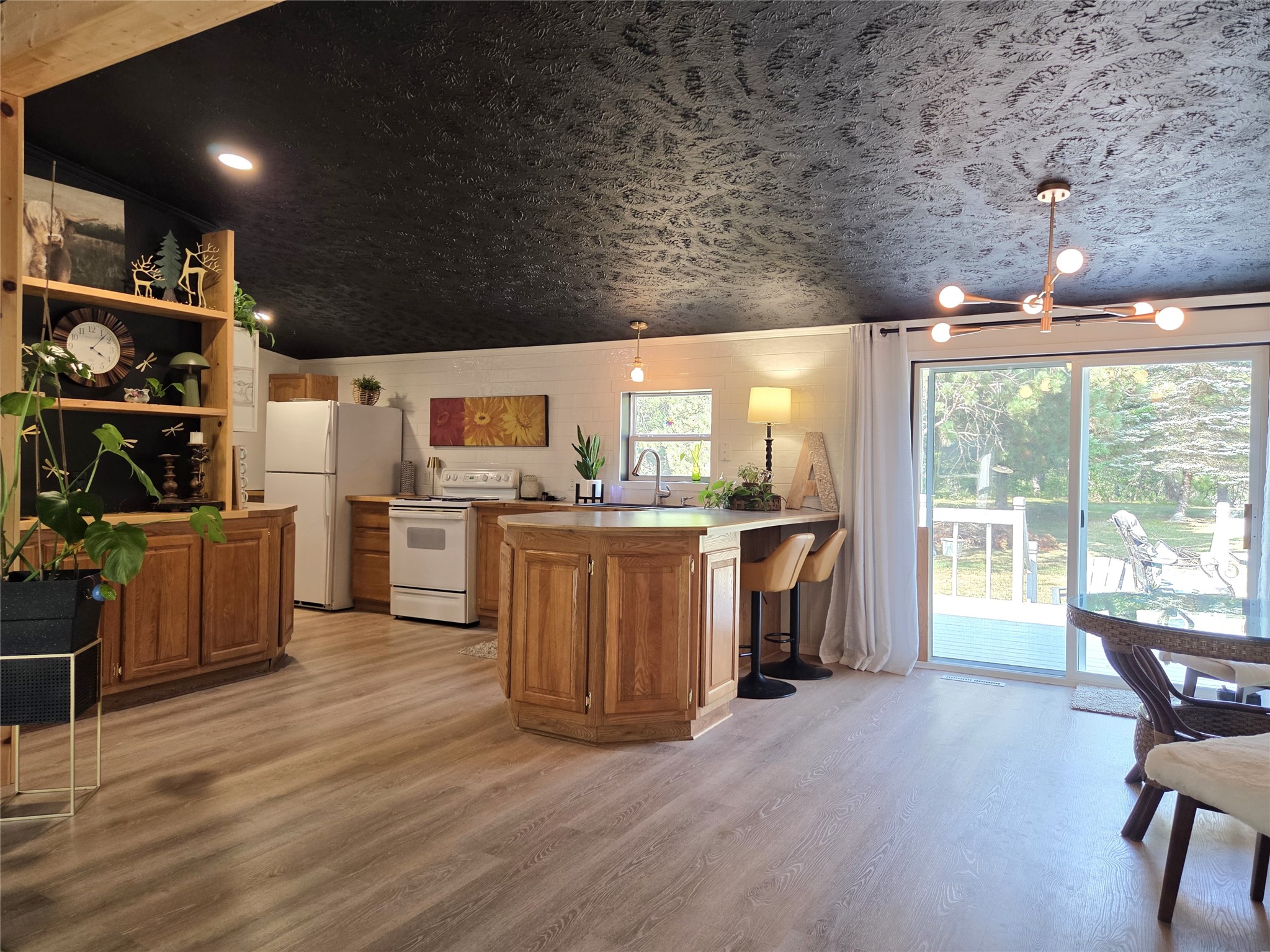 4136 Overland Road Property Photo 8