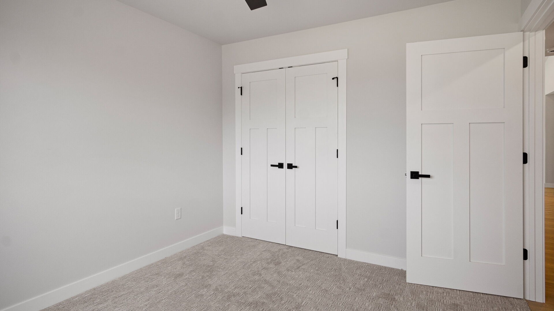 447 E Hartford Street Property Photo 19
