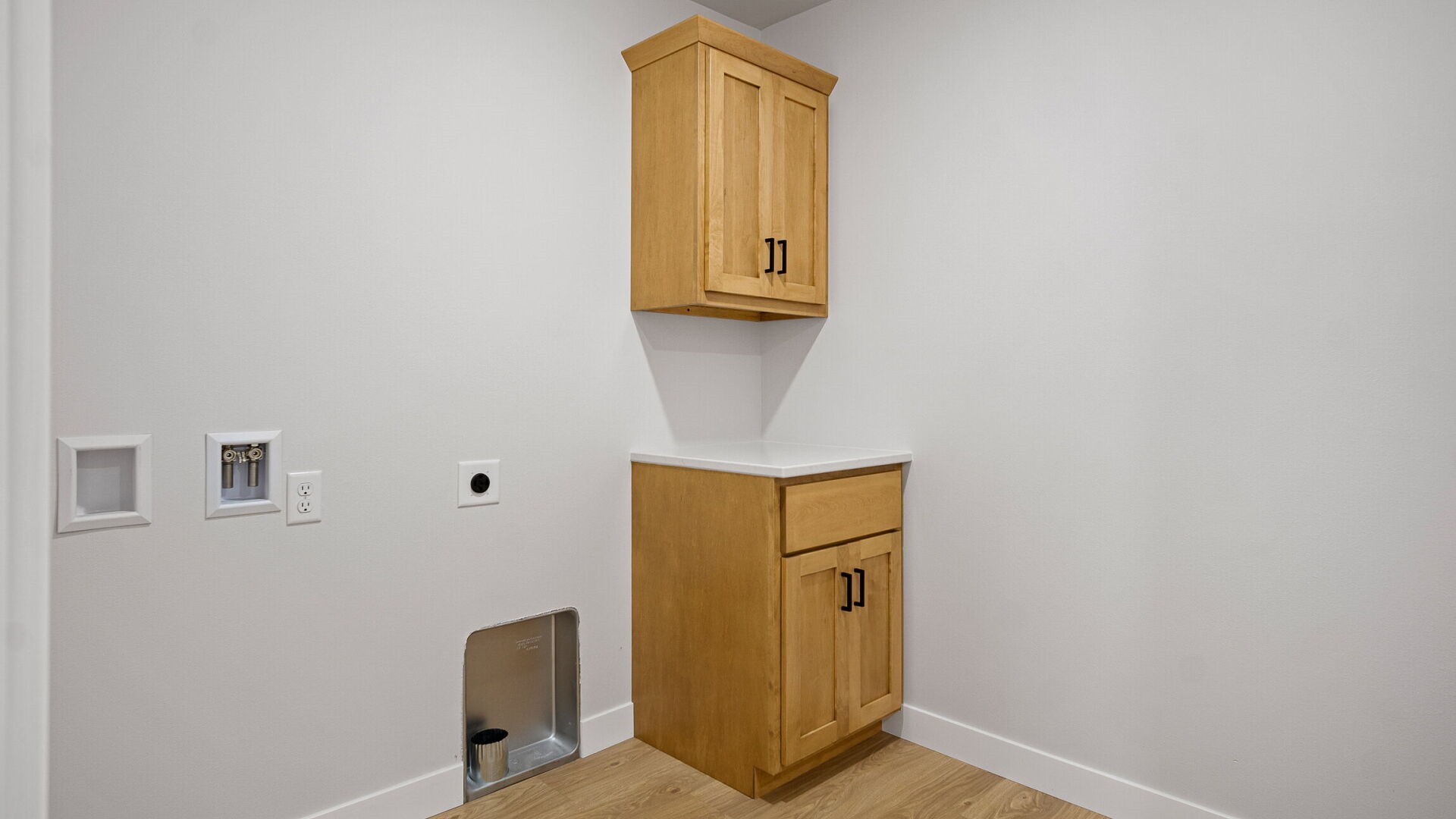 447 E Hartford Street Property Photo 23