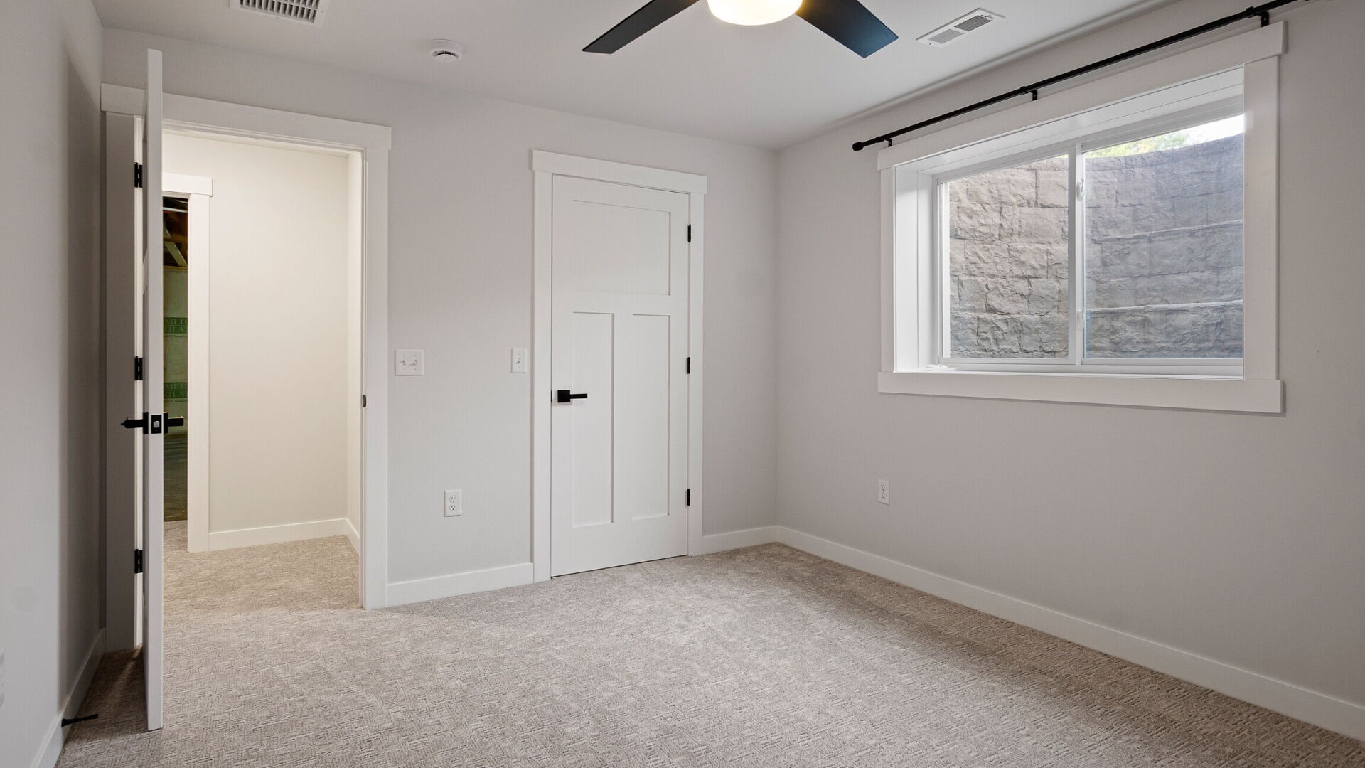447 E Hartford Street Property Photo 28