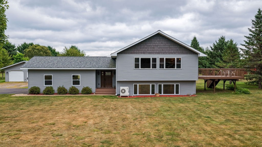 109 Laker Drive Property Photo 1
