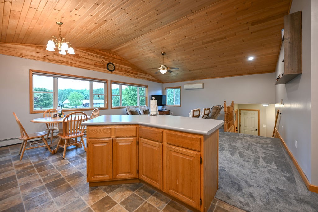 109 Laker Drive Property Photo 9
