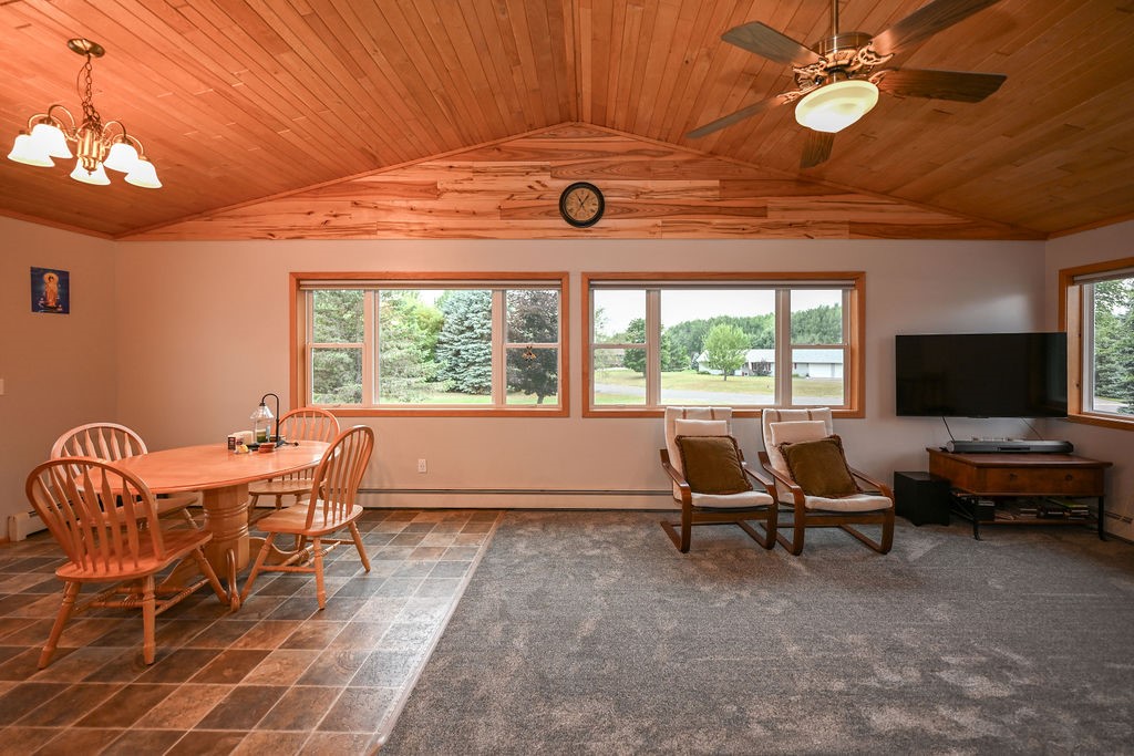 109 Laker Drive Property Photo 10
