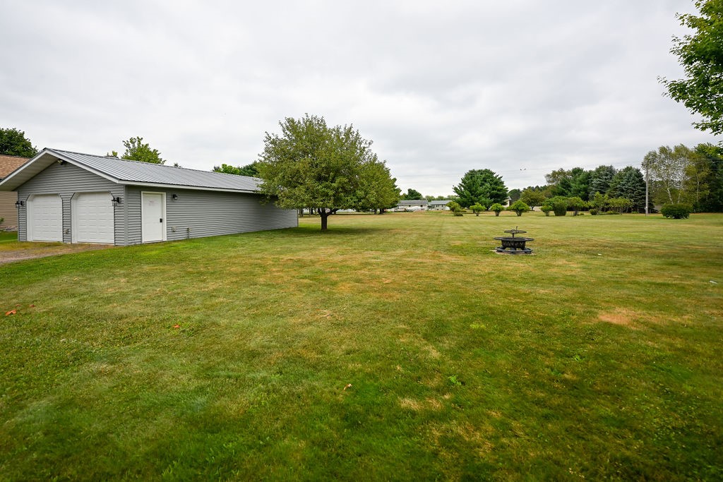 109 Laker Drive Property Photo 34