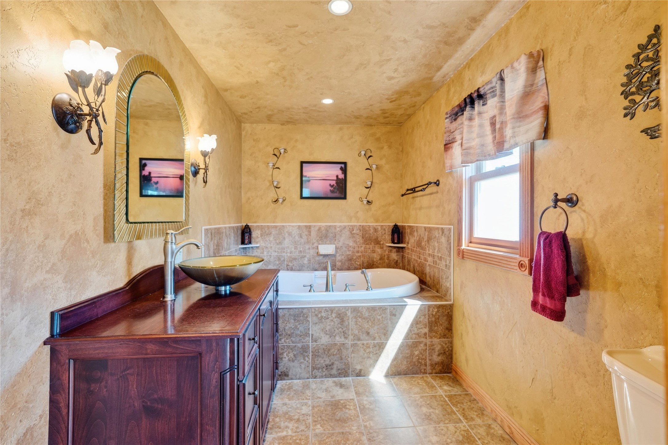 15948 W Carol Drive Property Photo 17