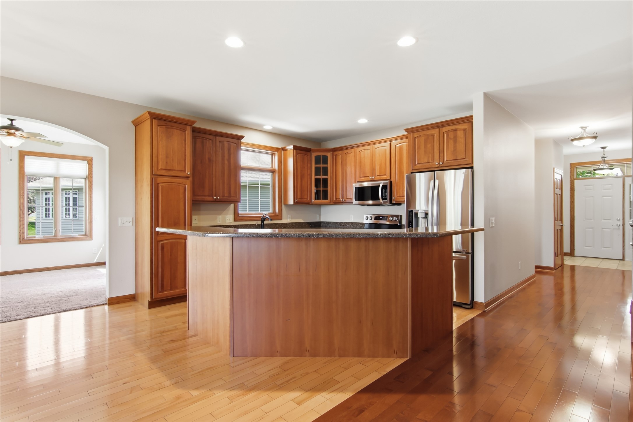 2912 Putnam Glen Place Property Photo 4