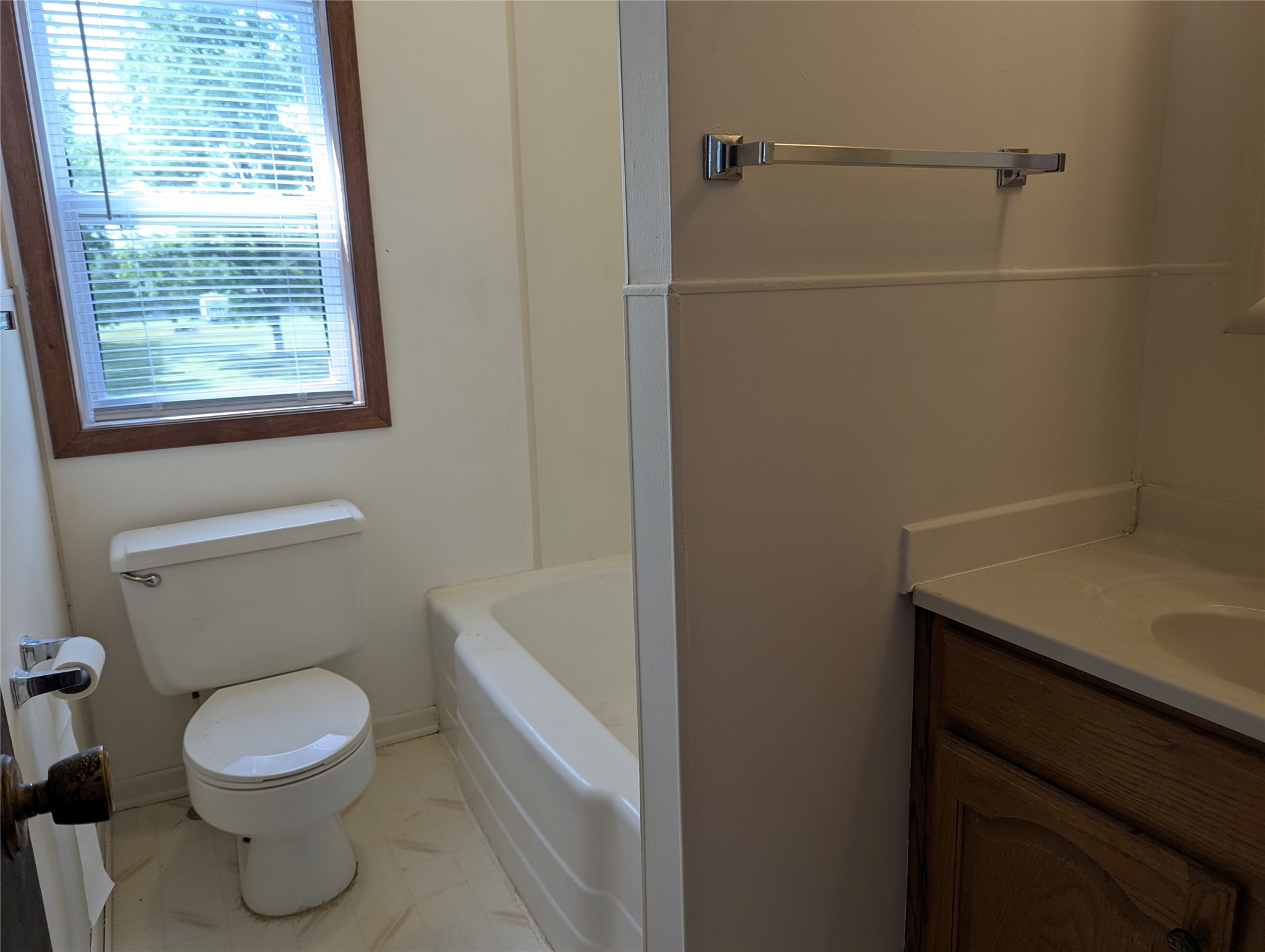716 Lindoo Avenue E Property Photo 5